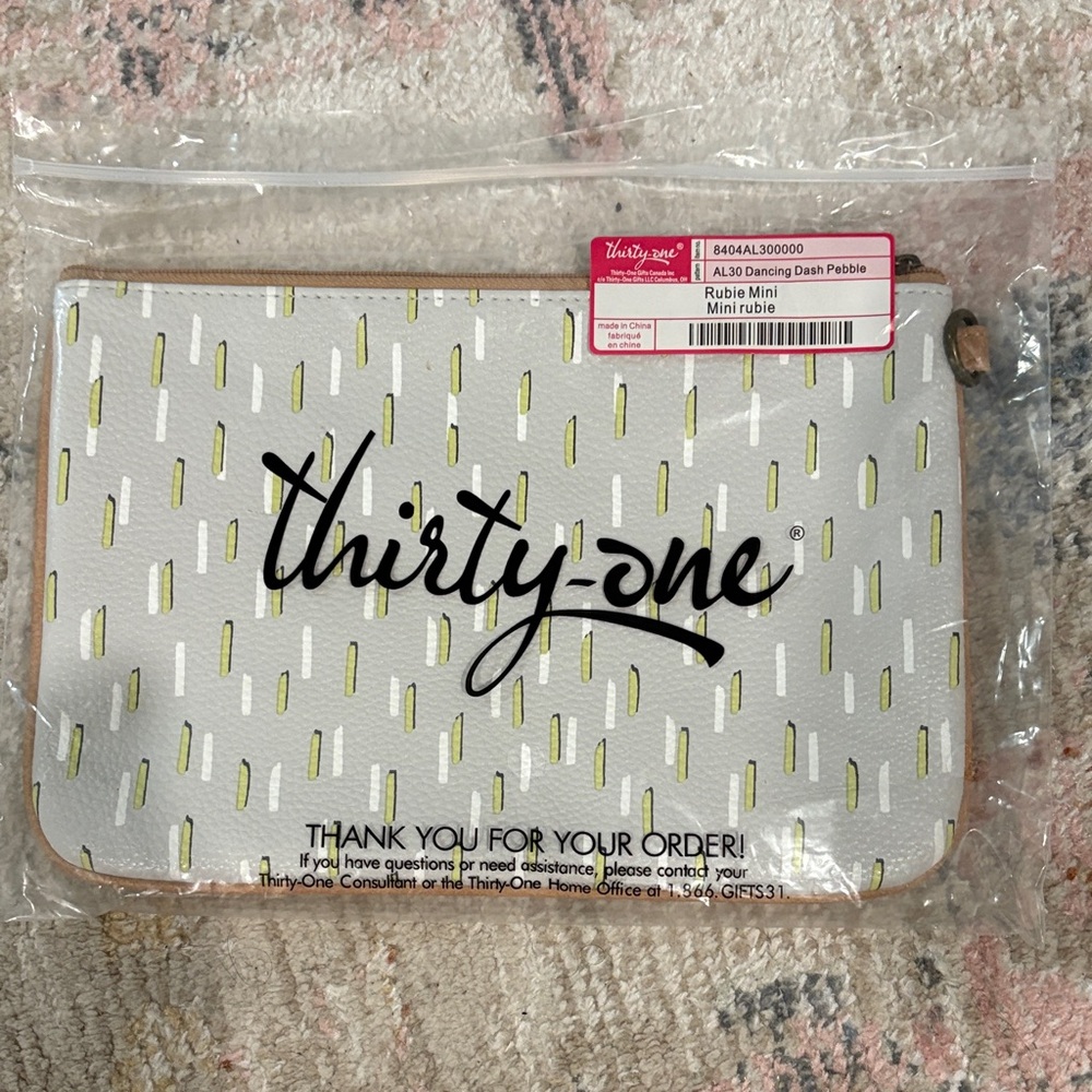 Thirty-One Rubie Mini Pouch in Dancing Dash Pebble